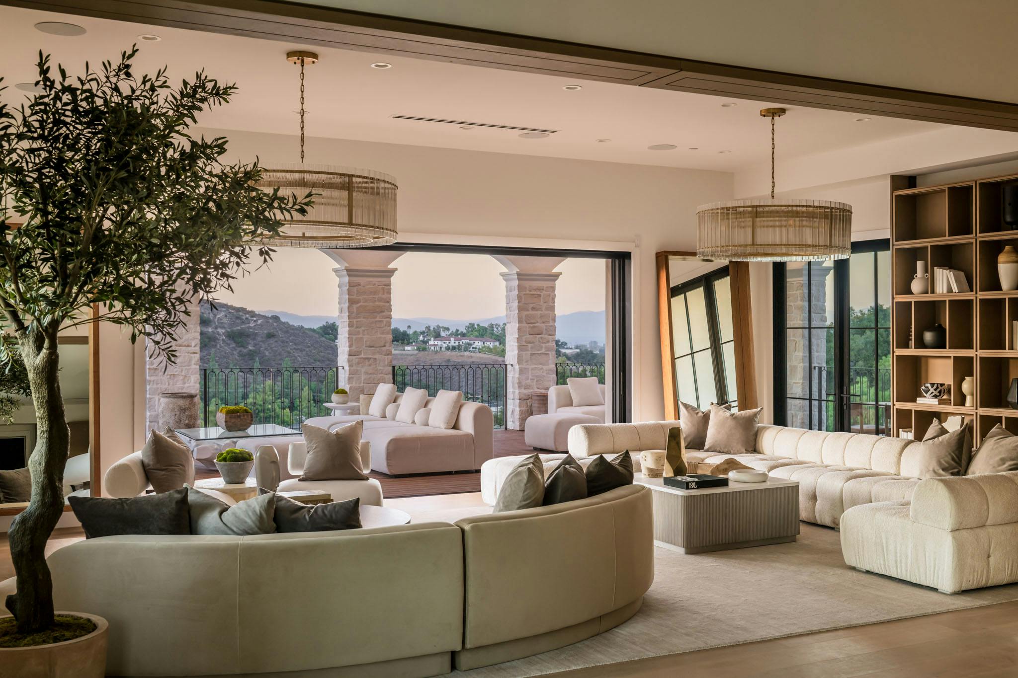 Meridith-Baer-Home-Home-Staging-Luxury-Homes-Dry-Canyon-Cold-Creek-Living-Room